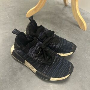 adidas NMD\_R1 STLT Primeknit 'Indigo' sneakers in the Core Black/Ash